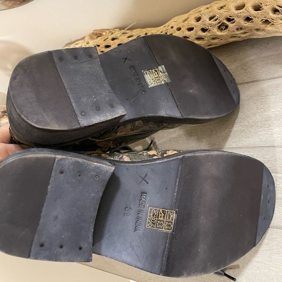 Free People Santa Fe Lace-Up Floral Boots
Size: EU 39 US 9 - Picture 4 of 8